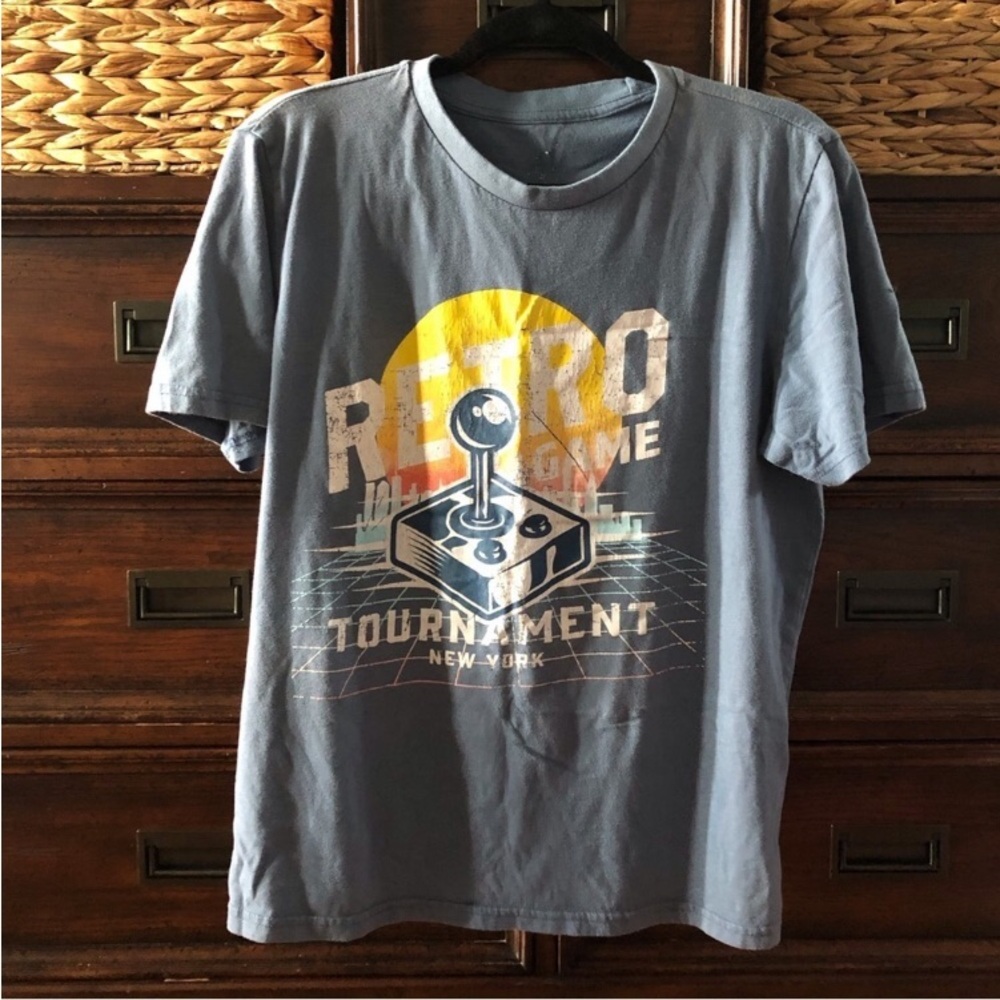 Retro video game blue short sleeve graphic tee in size L